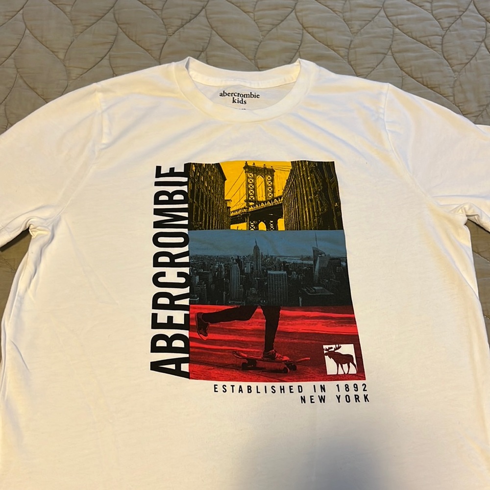 Abercrombie kids graphic tee